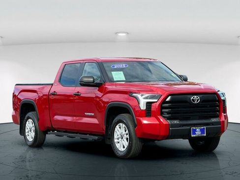 Used 2025 Toyota Tundra SR5 AWD/4WD image 8