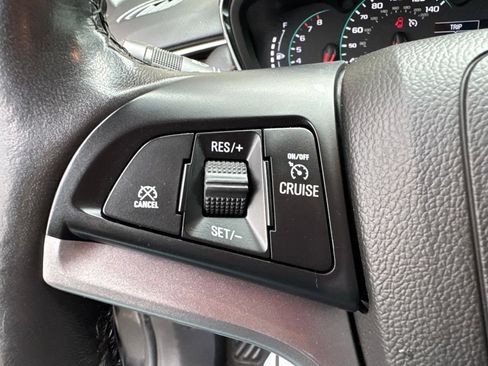 Used 2019 Chevrolet Trax LT w/ LT Convenience Package AWD/4WD image 19