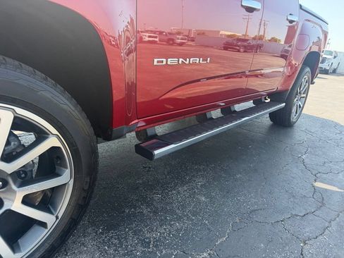 Used 2022 GMC Canyon Denali RWD image 12