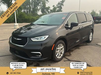 Used 2023 Chrysler Pacifica Touring-L