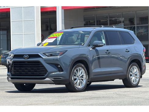 Used 2024 Toyota Grand Highlander AWD image 8