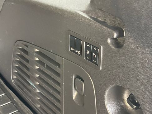 Used 2015 Cadillac Escalade ESV Premium image 25