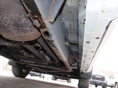 Used 2018 Nissan Titan SV image 41