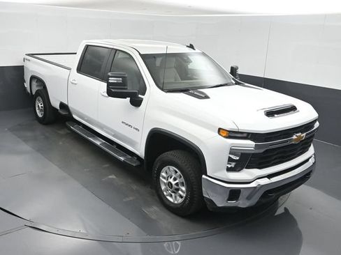 Used 2026 Chevrolet Silverado 2500 LT AWD/4WD image 40