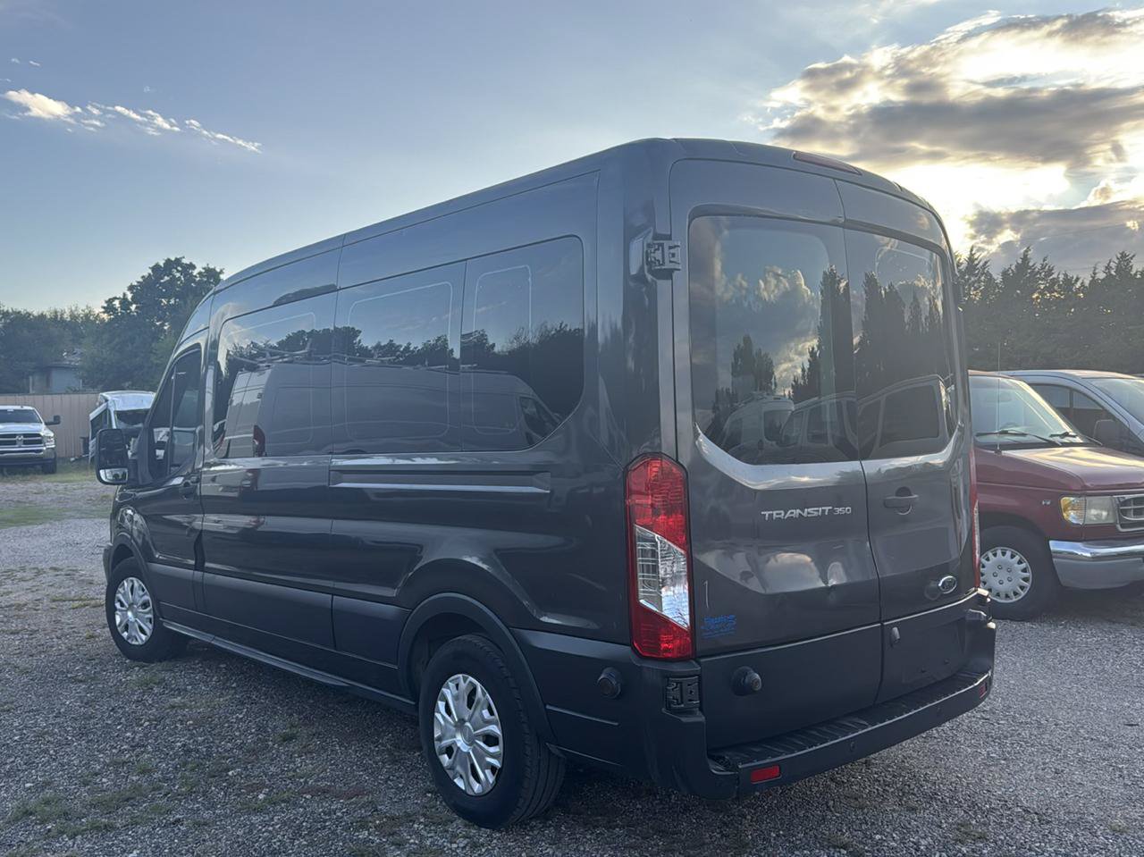 Used 2017 Ford Transit 350 XLT RWD image 7