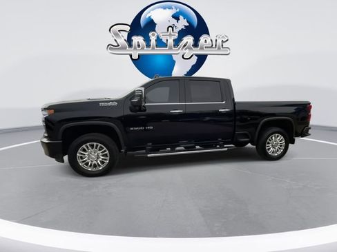 Used 2020 Chevrolet Silverado 2500 High Country w/ Technology Package image 9
