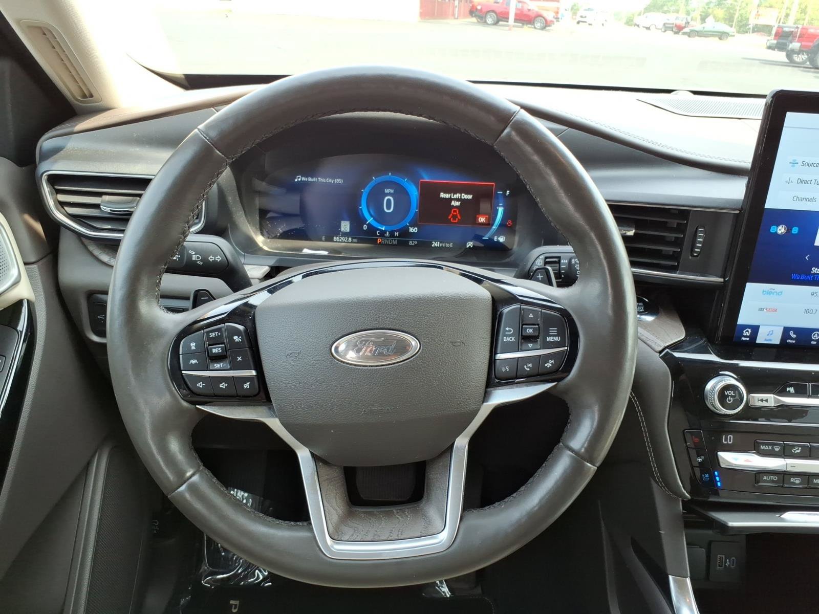 Used 2021 Ford Explorer Platinum w/ Equipment Group 601A AWD/4WD image 23