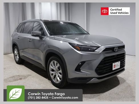 Used 2025 Toyota Grand Highlander FWD image 1