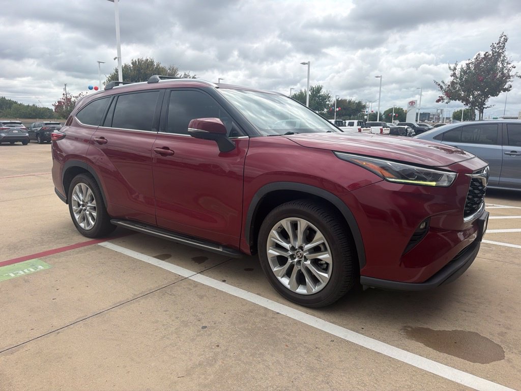 Used 2021 Toyota Highlander Limited FWD image 14