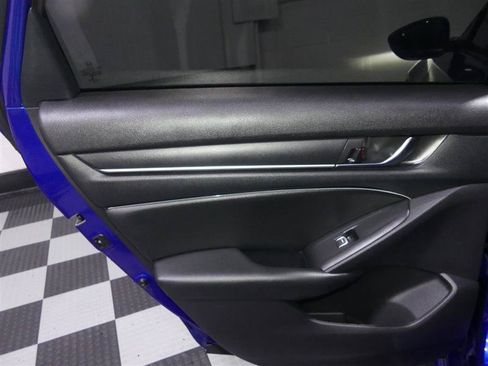 Used 2021 Honda Accord Sport image 25