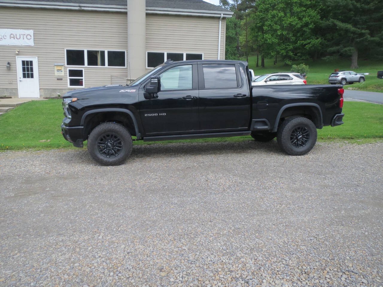 Used 2024 Chevrolet Silverado 2500 ZR2 w/ Snow Plow Prep/Camper Package AWD/4WD image 6