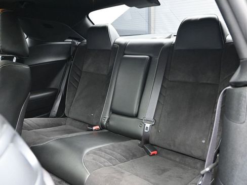 Used 2016 Dodge Challenger SRT w/ Technology Group RWD image 8