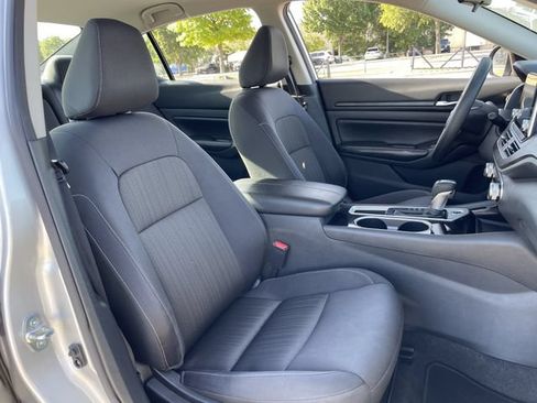 Used 2024 Nissan Altima 2.5 SV FWD image 26