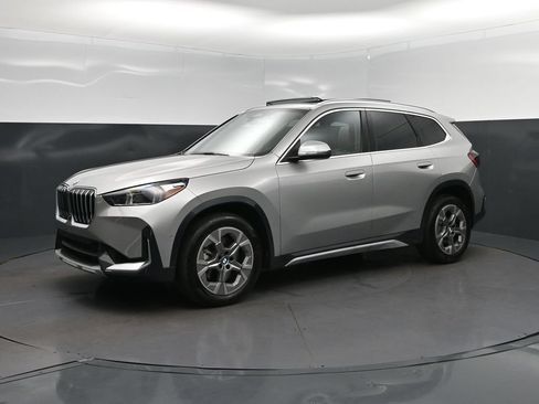 Certified 2025 BMW X1 xDrive28i AWD/4WD image 3