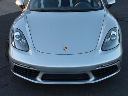 Used 2017 Porsche 718 Boxster S image 9