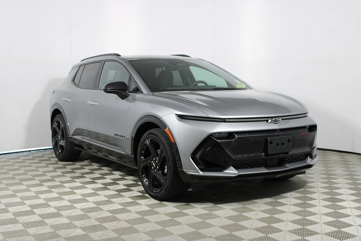 Used 2024 Chevrolet Equinox EV RS FWD image 16