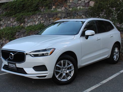 Used 2020 Volvo XC60 T5 Momentum AWD/4WD image 2