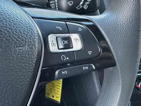 Used 2018 Volkswagen Tiguan S image 34