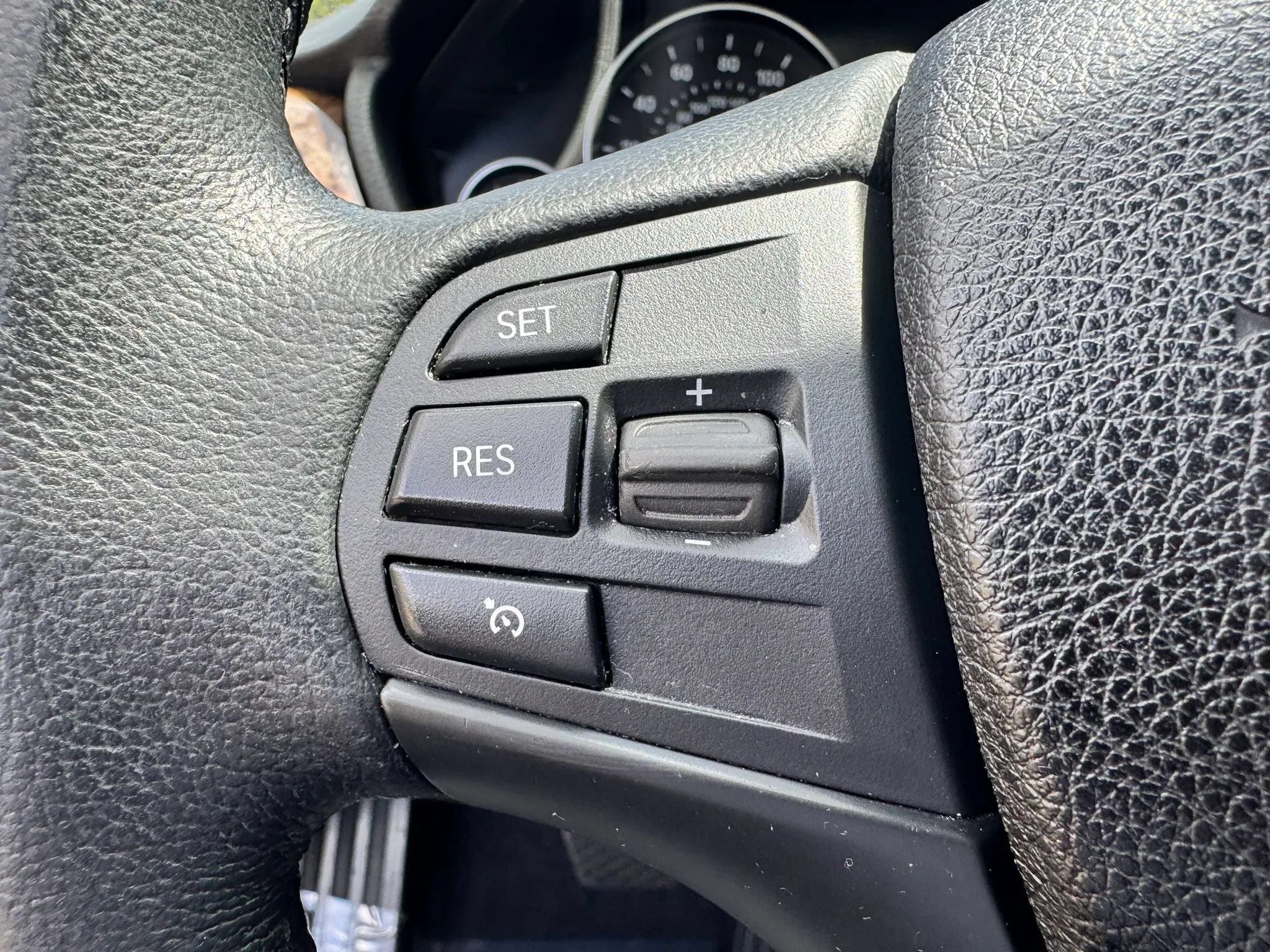 Used 2015 BMW 320i Sedan RWD image 35