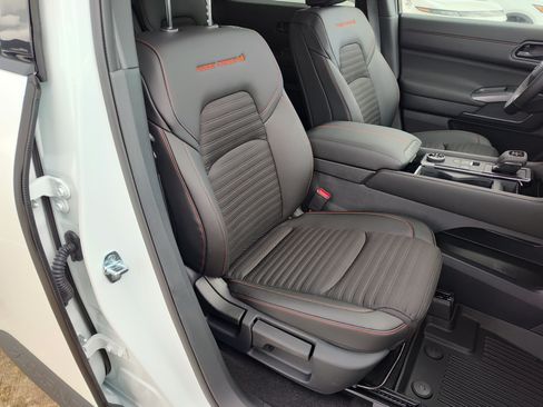 New 2026 Nissan Pathfinder Rock Creek w/ Rock Creek Premium Package AWD/4WD image 12
