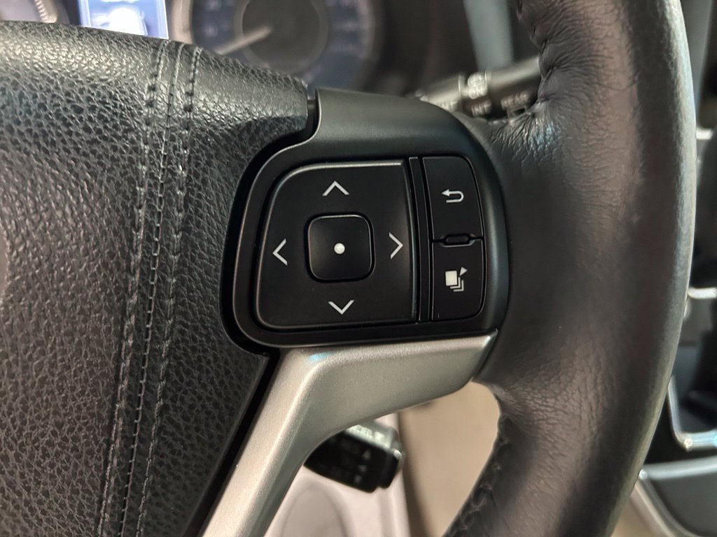 Used 2017 Toyota Sienna XLE FWD image 13