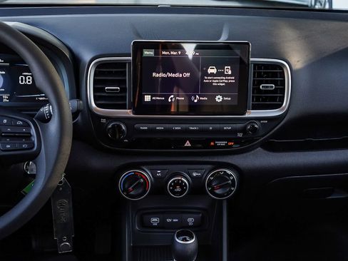 New 2026 Hyundai Venue SE image 15