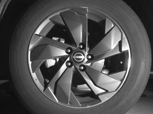 Used 2025 Nissan Rogue SV FWD image 12