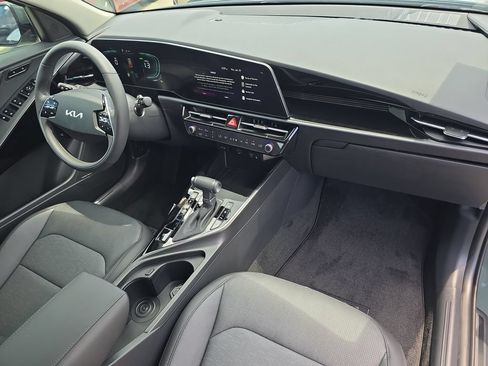New 2026 Kia Niro FWD image 12