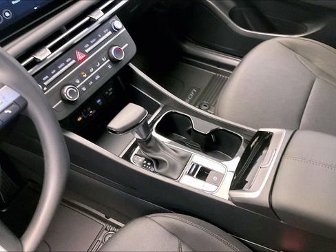 Certified 2026 Hyundai Tucson SE image 8