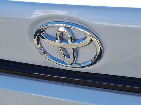 Certified 2025 Toyota Corolla LE image 31