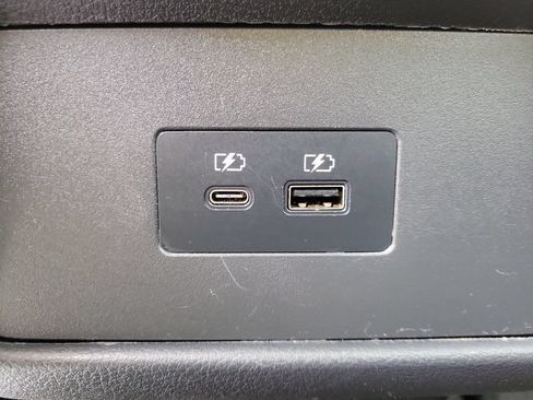 Used 2023 Nissan Rogue SV FWD image 13