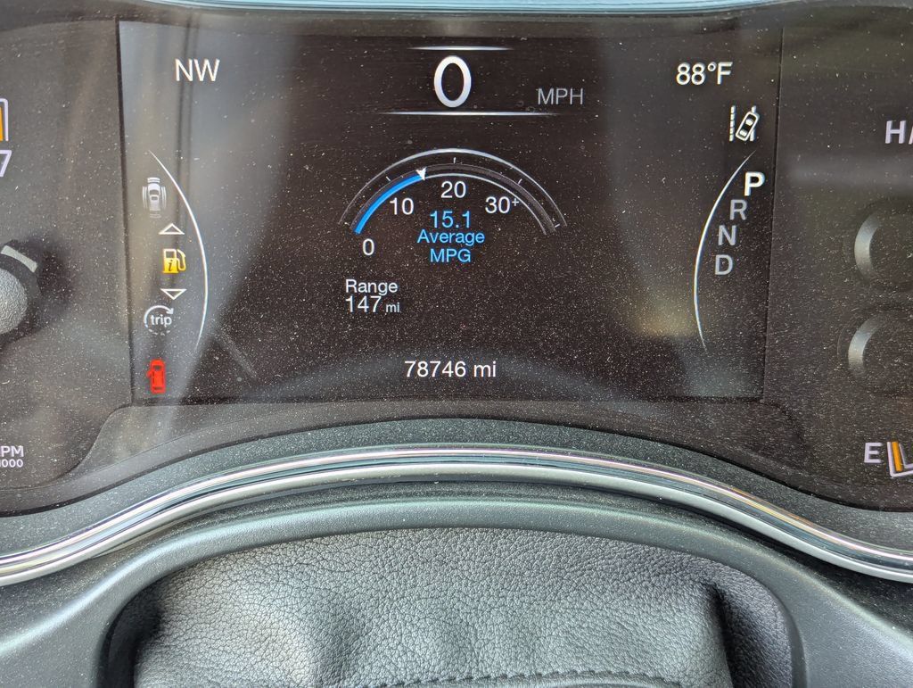 Used 2020 Jeep Grand Cherokee Summit AWD/4WD image 27