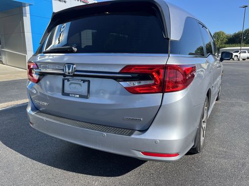 Used 2023 Honda Odyssey Touring image 3