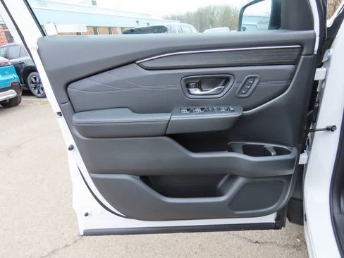 New 2026 Honda Pilot Touring image 19