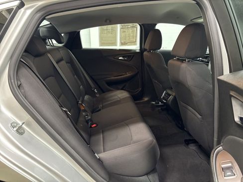 Used 2022 Chevrolet Malibu LT image 33