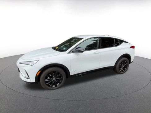 Used 2025 Buick Envista Sport Touring image 8