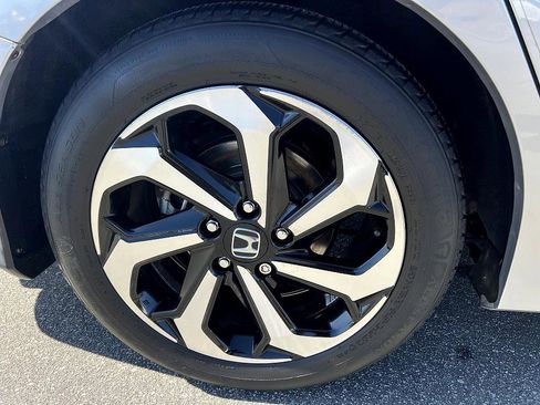 Used 2017 Honda Accord EX-L image 11