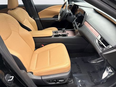 Used 2024 Lexus RX 350 Premium w/ Convenience Package image 16