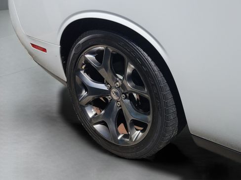 Used 2016 Dodge Challenger SXT Plus RWD image 21