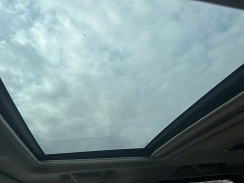 Used 2010 HUMMER H3T Alpha image 18