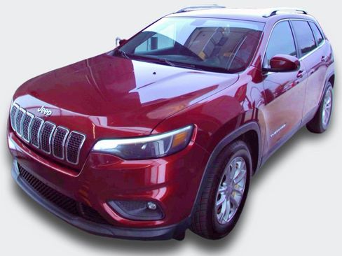 Used 2019 Jeep Cherokee Latitude w/ Popular Appearance Group FWD image 2