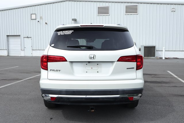 Used 2018 Honda Pilot Touring image 4