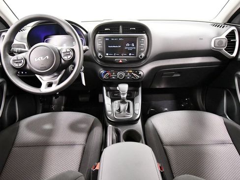 Certified 2025 Kia Soul LX w/ LX Technology Package FWD image 3