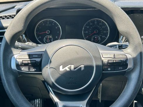 Used 2022 Kia K5 LX FWD image 19
