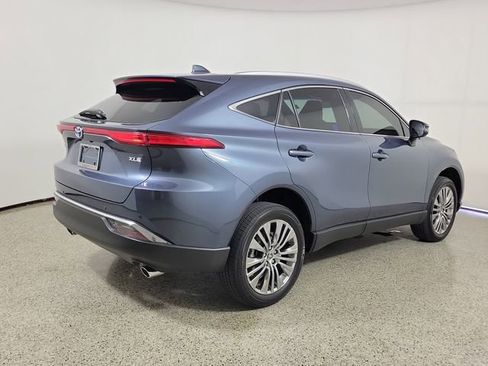 Used 2024 Toyota Venza XLE AWD/4WD image 5