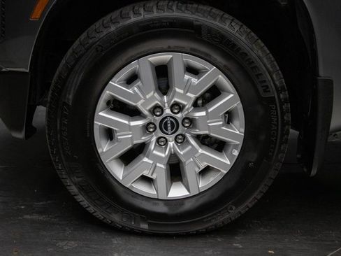 Used 2024 Nissan Frontier SV w/ SV Convenience Package image 8