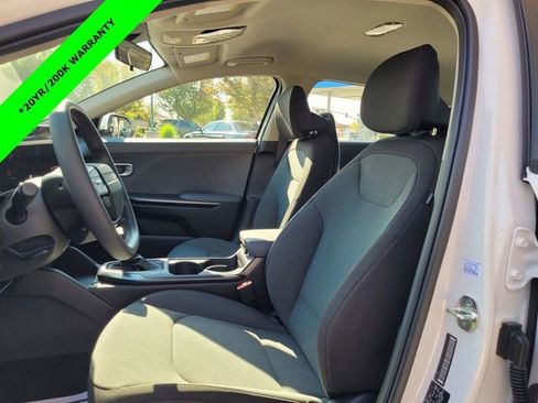 New 2025 Kia K4 LXS image 9