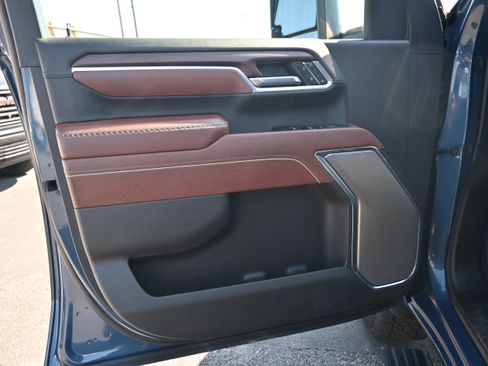 Used 2025 GMC Sierra 2500 Denali Ultimate image 16