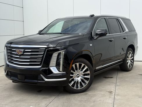 Certified 2025 Cadillac Escalade Premium Luxury Platinum AWD/4WD image 2