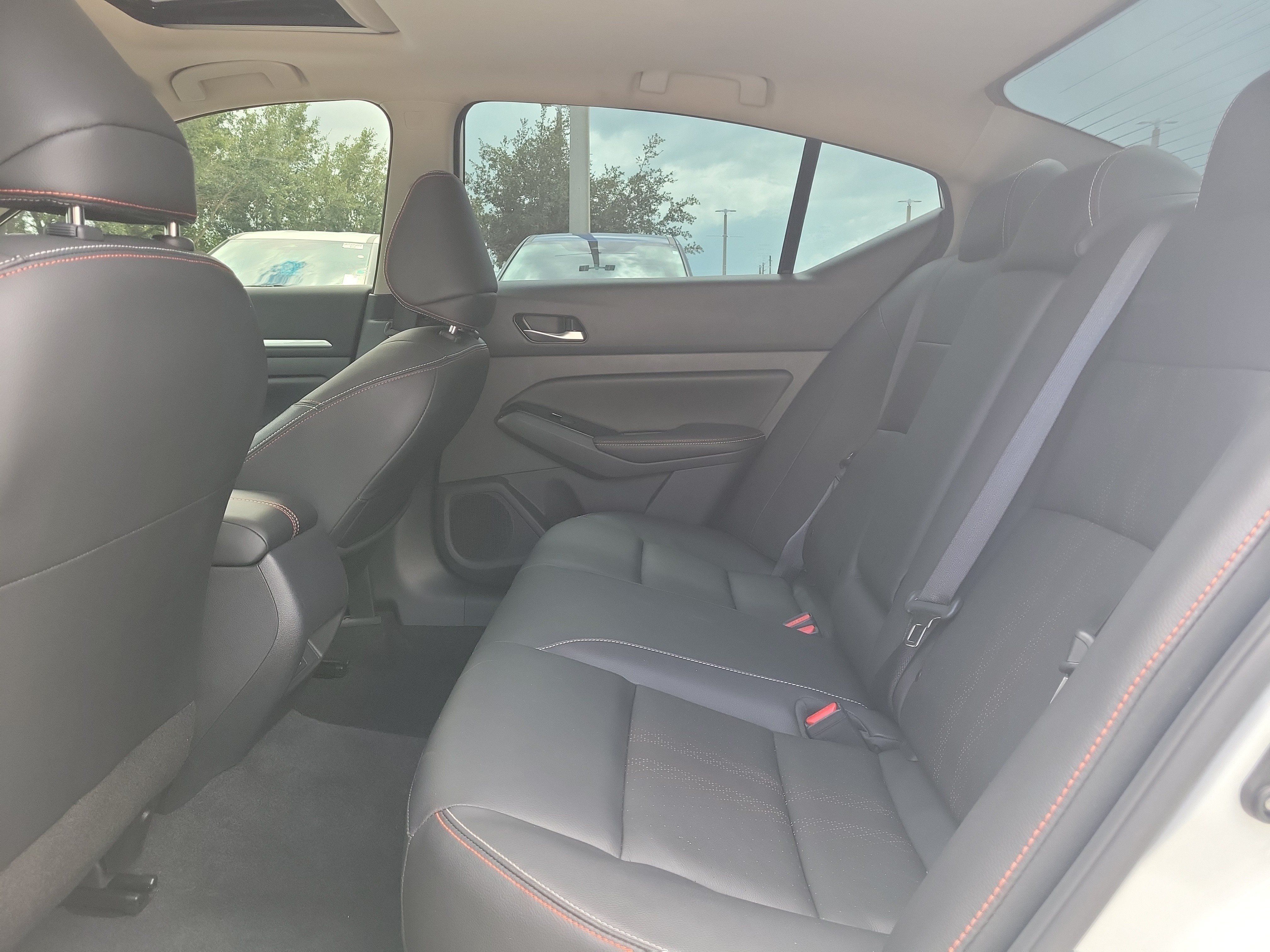 Certified 2025 Nissan Altima 2.5 SR w/ SR Premium Package FWD image 18